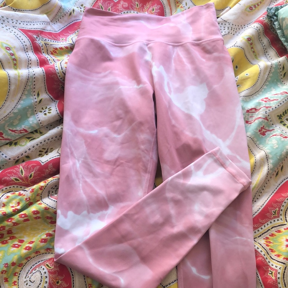 Buffbunny Rebel leggings Size S Pink Quartz Print